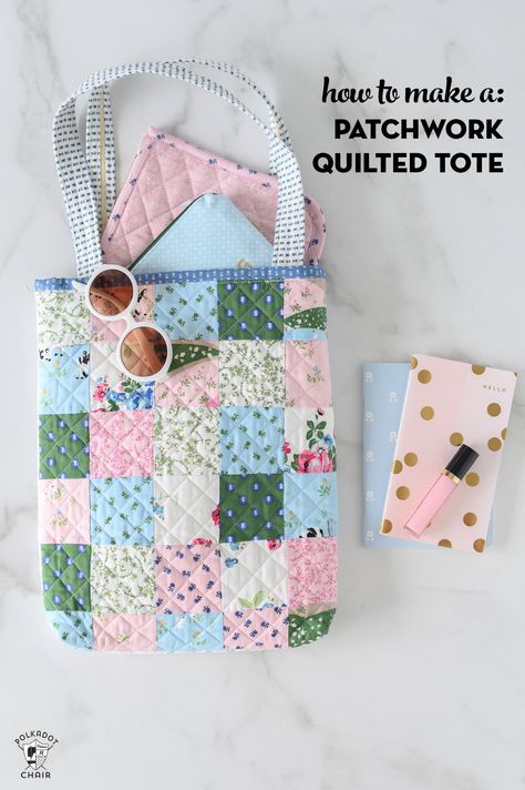 Sewing Patchwork Ideas, Quilting Small Projects, Diy Quilted Tote Bag, Patchwork Tote Bags Free Pattern, Patchwork Projects Ideas, Quilted Bag Patterns Free, Small Quilting Projects, Diy Quilted Bag, Country Bags