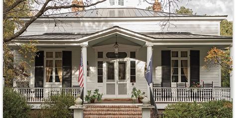 Tour a classic beach house on Sullivan’s Island that designer Elizabeth Stuart Faith gave a decidedly “unbeachy” interior aesthetic | Charleston SC | Charleston Magazine Charleston Beach House, Classic Beach House, Charleston Beach, Hague Blue, Daniel Island, Shuffleboard Table, Butler’s Pantry, Coffee Room, Antique Light Fixtures