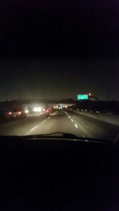 On the 10 freeway Freeway Aesthetic Night, Night Road, Girl Gang Aesthetic, Late Night Drives, New Photo Download, Sky Pictures, Photos Tumblr, Night Vibes, Tumblr Photography