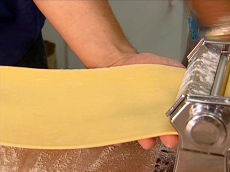 Ravioli Dough recipe from Tyler Florence via Food Network Ravioli Dough Recipe, Ravioli Dough, Pasta Dough Recipes, Tyler Florence, Pasta Casera, Homemade Ravioli, Ravioli Recipe, Pasta Machine, Pasta Dough