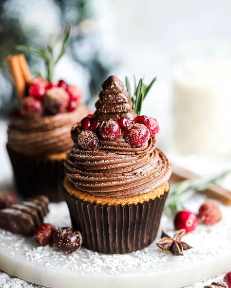 Have spent the vast majority of today rushing around finishing bits of work and braving the Christmas food shop😅 If you’re still after… | Instagram Charlotte Roberts, Christmas Tree Chocolates, Winter Torte, Gingerbread Cupcakes, Vegan Cupcakes, Christmas Foods, Vegan Christmas, Christmas Cupcakes, Christmas Cooking