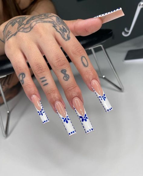 Nail inspo page 💜 on Instagram: “🤍🤍💙 By: @slayedbyseyy • • • • [ Follow @jawnnails for more nail posts] #jawnnails2” Azul Nails, Long Acrylic Nail Designs, Exotic Nails, Long Acrylic Nails Coffin, Unique Acrylic Nails, Long Square Acrylic Nails, Bling Acrylic Nails, Square Acrylic Nails, Luxury Nails