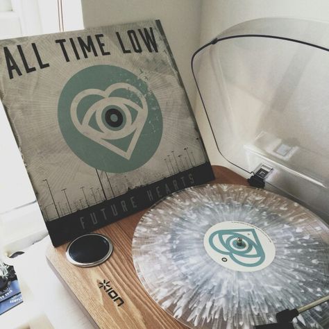 All Time Low Aesthetic, Low Aesthetic, Alex Gaskarth, Jack Barakat, Vinyl Record Player, Sleeping With Sirens, All Time Low, Record Players, Vinyl Music