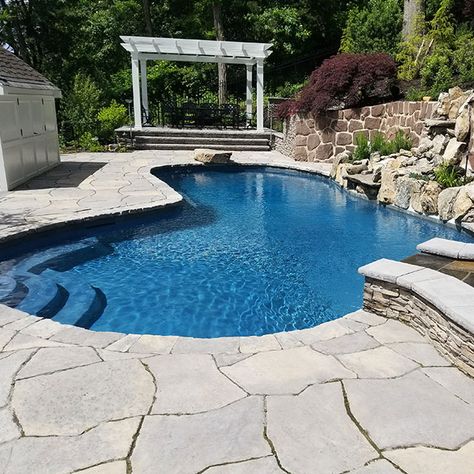 Grand Flagstone Interlocking Paving Stones - Natural Look - Nicolock Pool Addition, Flagstone Paving, Flagstone Pavers, Natural Stone Texture, Outdoor Paving, Stone Feature, Paving Stones, Inground Pools, Premium Colors