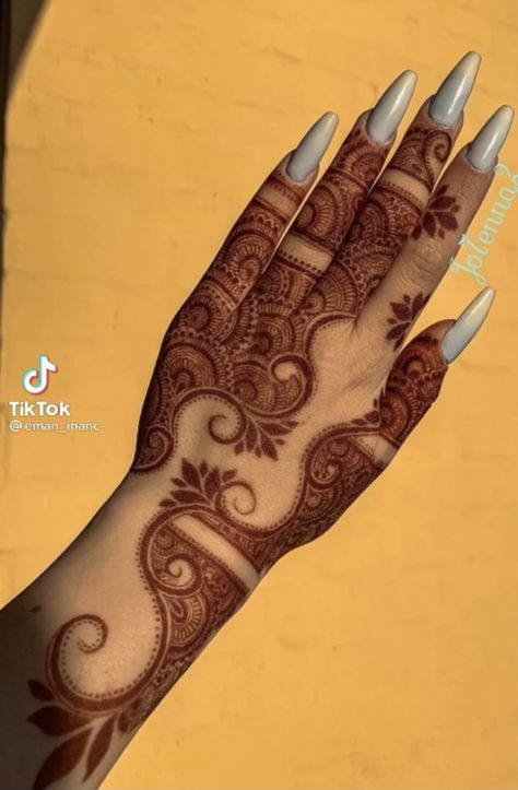 Mehndi Art Designs Simple, Bridal Mehndi Designs New, Simple Mehndi Designs Palm, Mehndi Outfit Bridal, Mehndi Designs Palm, Henna Eid, Mehndi Designs New, Palm Mehndi, Henne Tattoo