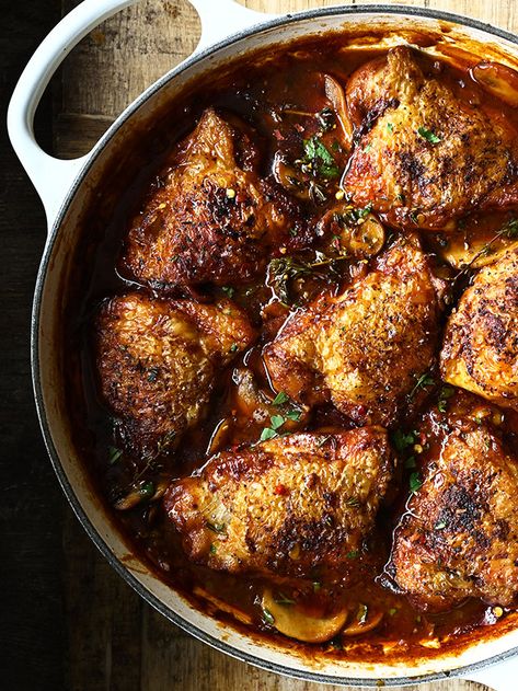 Beer Braised Chicken, Braised Chicken Recipes, Irish Dishes, Braised Chicken Thighs, Quick Pasta, Cooking With Beer, Clean Plates, Braised Chicken, Spinach Recipes