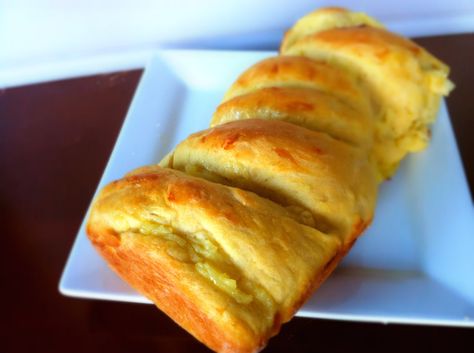 Vanilla Creme Brioche Brioche Bread Recipe, Vanilla Cream Filling, Brioche Recipe, Brioche Bread, Baked Bread, Bread Recipes Sweet, French Cooking, Christmas Breakfast, Bread Dough