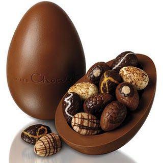 Chocolate eggs inside chocolate eggs. Apparently you can buy hollow eggs and make this yourself? Chocolate Sculptures, Chocolate Egg, Chocolate Dreams, Chocolate Heaven, Chocolate Art, Easter Eggs Chocolate, I Love Chocolate, Chocolate Decorations, Chocolate Eggs