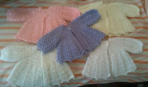 Baby Cardigan Pattern Crochet, Cardigans Crochet, Baby Jackets, Crochet Baby Sweater Pattern, Girl Cardigan, Crochet Baby Jacket, Crochet Baby Sweaters, Crochet Cardigan Pattern Free, Baby Cardigan Pattern