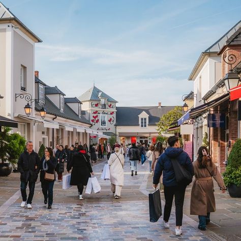 Could La Vallée Village Be the Best Shopping in France? Champagne Region, Outdoor Shopping, Village Shop, Kid Friendly Activities, Paris Shopping, Retail Experience, Champs Elysees, Galeries Lafayette, Live Events