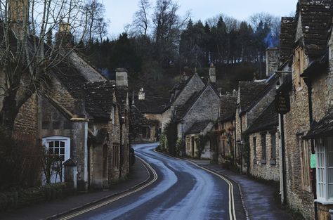 Castle Combe, Peisaj Urban, Castle Aesthetic, English Village, England And Scotland, Innsbruck, England Uk, English Countryside, Wales England