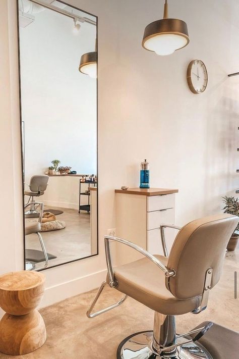 Salon Station Ideas, Makeup Studio Decor, Barber Equipment, Home Beauty Salon, Home Hair Salons, Barber Chairs, Relaxing Environment, Beige Color Palette, Beige Hair