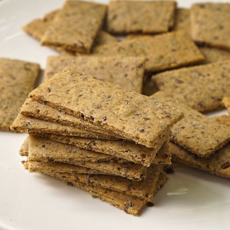 Gluten-Free Flax-Oat Crackers — The GlutenFree Camel Oat Crackers Recipe, Gluten Free Cracker Recipe, Azuki Beans, Oat Crackers, Healthy Crackers, Gluten Free Crackers, Dairy Free Cookies, Homemade Crackers, Oat Cakes