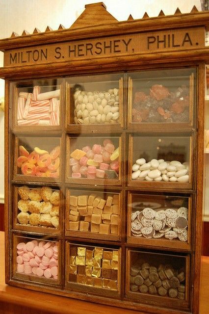 Candy Storage Ideas, Candy Store Display, Candy Stores, Vintage Sweets, Old Candy, Penny Candy, Candy Display, Old Fashioned Candy, Old Country Stores