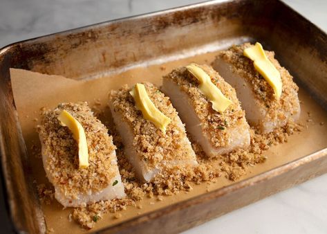 When you need a quick dinner, fish is an easy option because it cooks so quickly. Not only is Pecan Crusted Baked Cod quick and easy, it's also a beautiful dinner to serve to guests. The crust lends just a bit of crunch and flavor and the tender flakiness of the cod is beautiful. You can use any whitefish in place of cod in this recipe for Pecan Crusted Baked Cod. Halibut would be wonderful as it has a similar texture as cod. If you use a thinner fish, be sure to adjust the cook time… Pecan Crusted Cod, Asparagus Flatbread, Corned Beef Soup, Crusted Cod, Indian Pudding, Eating Good Food, Dinner Fish, Cod Fish Recipes, Homemade Coleslaw