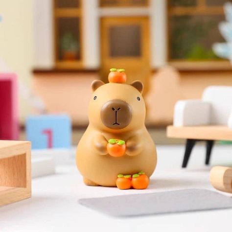 Cute Clay Capybara, Air Dry Clay Capybara, Polymer Clay Capybara, Clay Capybara, Ceramic Plates Art, Polymer Clay Figures, Modeling Clay, Pottery Crafts, Cute Doodle Art