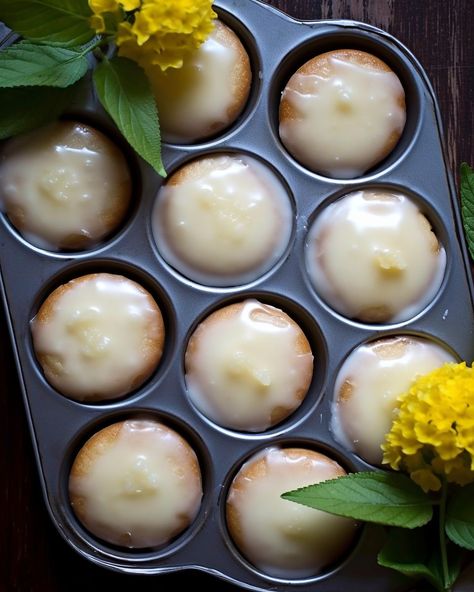 Dessert Muffins, Florentine Recipe, Finger Sandwich, Cooktop Cove, Finger Food Desserts, Food Vibes, Lemon Dessert, Cake Mug, Quick Dessert