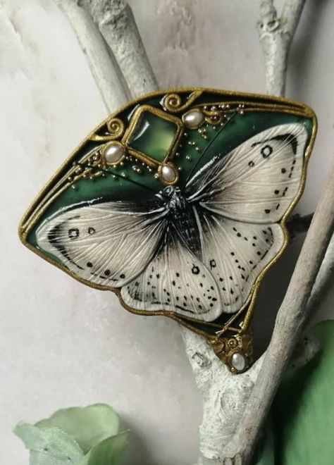 Insect Jewelry Design, Bijoux Art Nouveau, Fairy Jewelry, Metal Clay Jewelry, Insect Jewelry, Art Nouveau Jewelry, Clay Necklace, Polymer Clay Art, Fantasy Jewelry