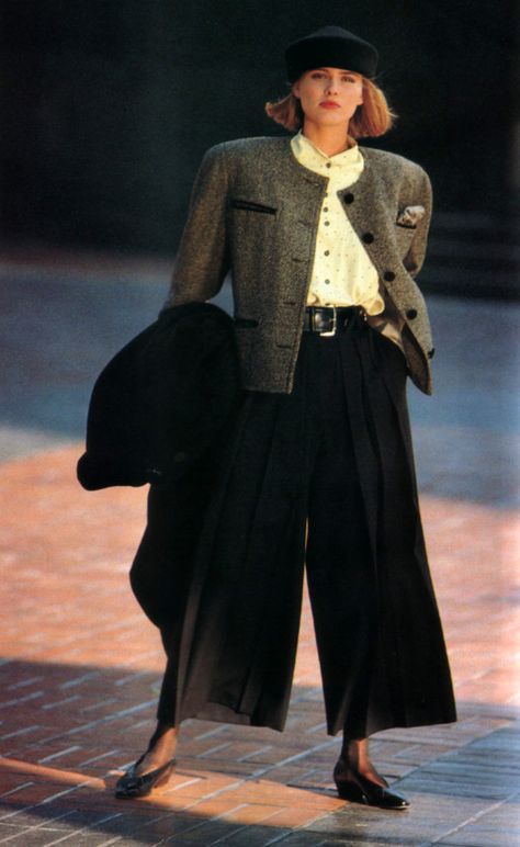 1980s Fall Fashion, Vintage Fashion 1980s, American Vogue, Fashion Through The Decades, Fashion 1980s, Vogue Photo, 80s And 90s Fashion, Power Dressing, Split Skirt