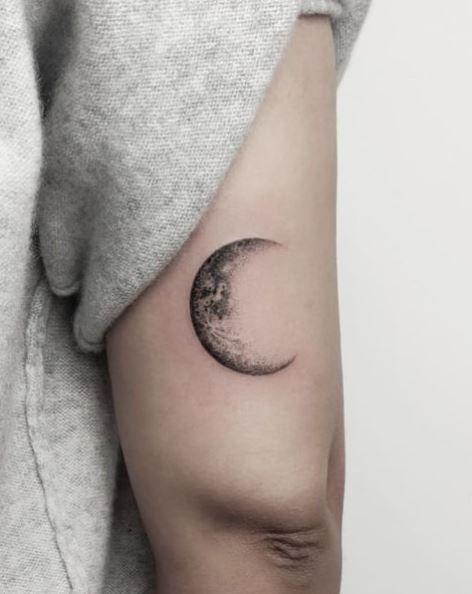 Back Of Arm Tattoo Ideas, Moon Cycle Tattoo, Realistic Moon Tattoo, Waning Crescent Moon, Tricep Tattoos, Half Moon Tattoo, Luna Tattoo, Rocket Tattoo, Arm Tattoo Ideas