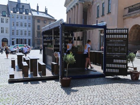 An inspired shipping container pop-up restaurant from an unexpected source: Hellmann's mayonnaise company opened a 45-square-meter restaurant to serve free sandwiches for a day in Copenhagen, Denmark. Shipping Container Restaurant, Shipping Container Cafe, Container Coffee Shop, Shipping Container Conversions, Shipping Container Design, Pop Up Cafe, Container Restaurant, Container Cafe, Container Conversions