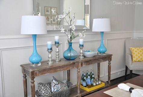 Pretty Diy Entryway Table, Blue And White Decor, Dining Room Console, Console Table Decorating, Foyer Table, Foyer Decor, Room Decorations, A Living Room, White Decor