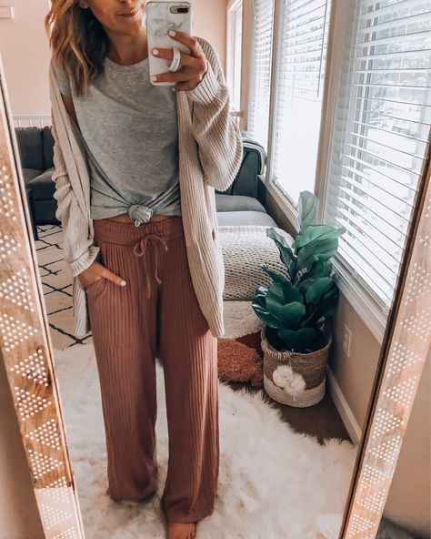 Fall Post Partum Outfits, Womens Lounge Outfits, Lounge Wear Aesthetic, Lounge Wear Stylish, Boho Loungewear, Fall Aesthetic Outfit, Wfh Outfits, Post Partum Outfits, Loungewear Outfits