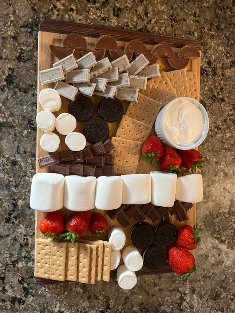 S’mores Charcuterie Board Small, S’mores Boards, S'mores Board, S’more Board, S’mores Board Ideas, Smore Charcuterie Boards, Charcuterie Board Smores, Smores Platter, S’mores Charcuterie Board