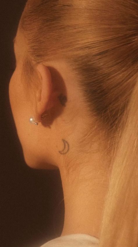 Ariana Grande Crescent Moon Tattoo, Ariana Grande Tattoos Arm, Behind The Ear Tattoo Ideas Zodiac, Ariana Grande Neck Tattoo, Ariana Grande Ear Tattoo, Doja Cat Inspired Tattoo, Tattoo Ideas Ariana Grande, Ariana Grande Tatoos, Thank You Next Tattoo