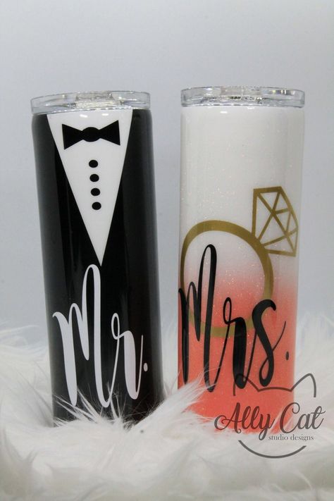 Wedding Tumbler Cups, Wedding Tumblers For Bride And Groom, Bride And Groom Tumblers, Mr And Mrs Tumblers, Bride Tumbler Glitter, Mr & Mrs Tumblers, Clear Glass Coffee Mugs, Diy Mug Designs, Wedding Tumblers