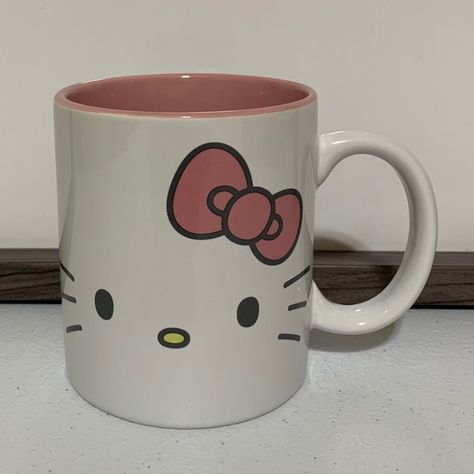 Bioworld Sanrio Hello Kitty Ceramic Mug -16 Oz. Capacity -Multicolor -Hello Kitty Design -New Without Tags Hello Kitty Cup Designs, The Grinch Dog, Hello Kitty Mug Design, Hello Kitty Ceramic, Hello Kitty Ceramic Mug, Sanrio Mug, Girly House, Hello Kitty Tumblr Cup, Hello Kitty Mug Set