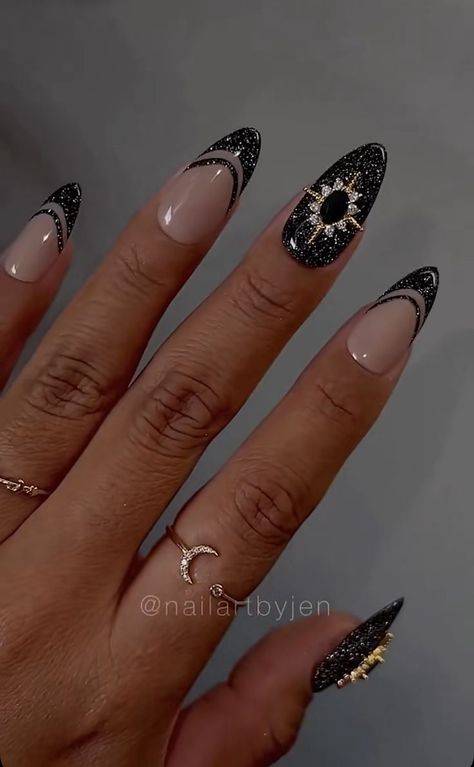 Black With Rhinestones Nails, Black Festive Nails, Nails Wallpaper Instagram Highlight, Nails Wallpaper Instagram, Acotar Nails, Nails Wallpaper, Firework Nail Art, Oval Acrylic Nails, Firework Nails