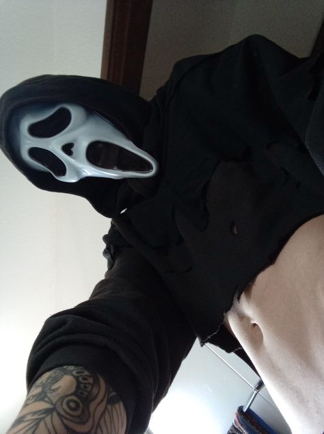 Ghostface Original, Ghostface Fanart, Dead By Daylight Fanart, Ghost Face Mask, Scream Mask, Scream Ghostface, Ghostface Scream, Do I Love Him, Hot Army Men