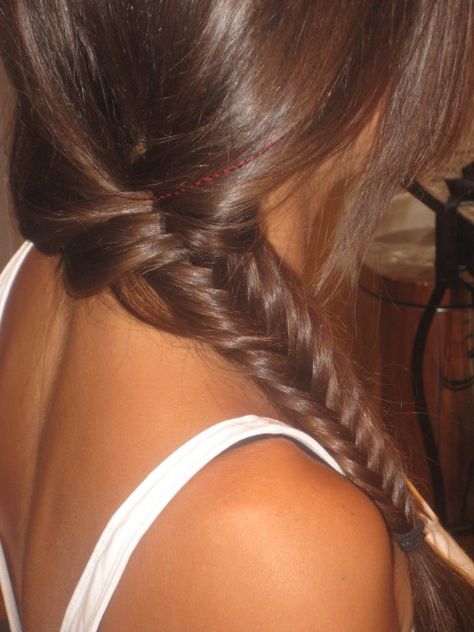 fishtail braid = perfection Hair Color Videos, Hair Growth Challenge, Professional Haircut, Fishtail Braid, Hair And Beauty, Easy Braids, Fancy Hairstyles, Quick Hairstyles, Braids For Long Hair