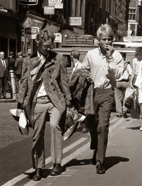 14 Marvellous Black and White Photos of Carnaby Street in the 1960s 1960s London, Swinging London, Swinging 60s, Carnaby Street, Fashion 1960s, London History, London Photographer, Swinging Sixties, 1 August