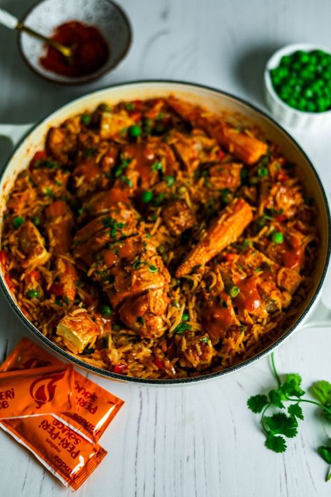 One Pot Peri Peri Chicken and Rice Peri Peri Chicken And Rice, Peri Chicken, Peri Peri Chicken, Peri Peri, South African Recipes, Chicken And Rice, Chicken Rice, African Food, Curry Recipes