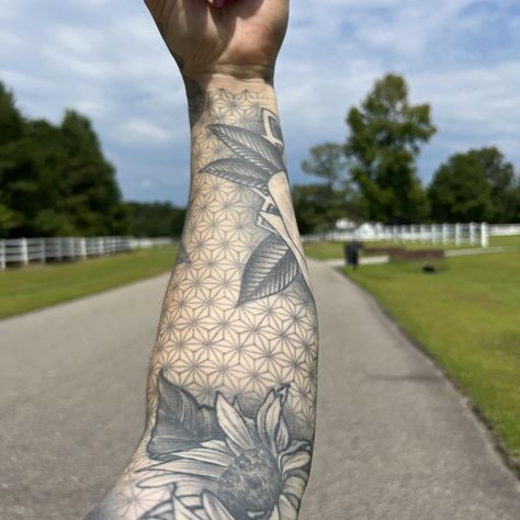 Five year old geometric tattoo sleeve with flowers and floral elements. Pulled from reddit Geometric Tattoo Filler Patterns, Geometry Tattoo Design Pattern, Arm Filler Tattoo Ideas, Gap Filler Tattoo Design, Geometric Floral Tattoo, Sleeve With Flowers, Geometric Tattoo Sleeve, Geometric Tattoo Filler, Filler Tattoo Designs