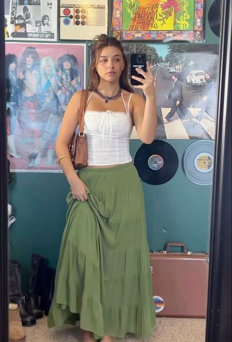 Olive Green Skirt Outfit, Green Maxi Skirt Outfit, Midi Skirt Outfit Aesthetic, Green Skirt Outfit, Green Skirt Outfits, Eclectic Outfits, Skirt Outfits Aesthetic, Olive Green Skirt, Green Maxi Skirt