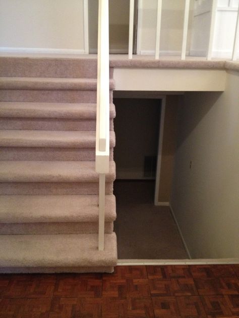 LiveLoveDIY: Our 1970's House Makeover Part 6: The Hardwood Stairs and Entryway Makeover Split Level Home Designs, Tri Level House, Split Entry Remodel, Raised Ranch Remodel, Stairs Makeover Ideas, Split Level Remodel, 1970s House, Painted Staircases, Entryway Makeover