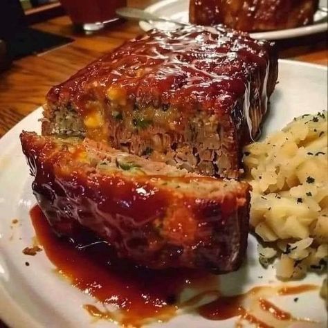 Grandma's Old Recipes | "I've made meatloaf for years but never thought it was memorable | Facebook Meatloaf With Crackers, Cracker Barrel Restaurant, Cracker Barrel Meatloaf Recipe, Cracker Barrel Meatloaf, Vegan Meatloaf, Hamburger Dishes, Meatloaf Ingredients, Lidia Bastianich, Best Meatloaf