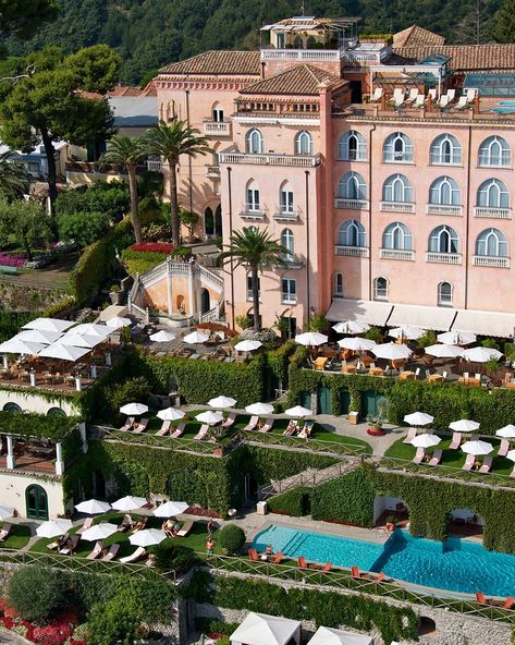 Palazzo Avino, Italy Culture, Ravello Italy, Comer See, Explore Italy, Conde Nast Traveler, Visit Italy, Beautiful Places To Travel, Travel Inspo