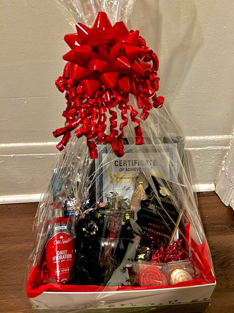 Red And Black Gift Basket Ideas, Red Birthday Basket Gift Ideas, Red Birthday Gift Baskets, Color Themed Gift Baskets Red Products, Gift Basket Ideas Red Theme, Red Themed Basket, Big Sis Lil Sis Gifts, Graduation Basket, Cake Gift Basket