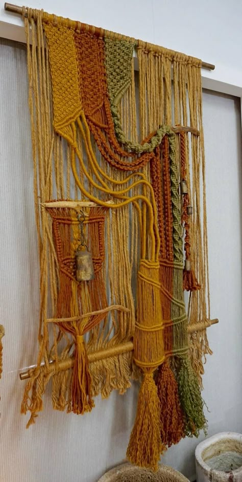 Wall Tapestry Diy, Tapestry Modern, Diy Tapestry, Weaving Loom Diy, Weaving Loom Projects, Macrame Wall Hanging Diy, Macrame Wall Hanging Patterns, Macrame Weaving, Large Macrame Wall Hanging