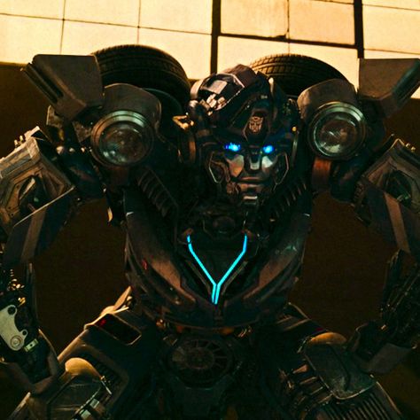 Mirage X Noah, Alien Boyfriend, Bayverse Transformers, Transformers Aesthetic, Mirage Transformers, Presentation Night, Transformers Film, Transformers Rise Of The Beasts, Rise Of The Beasts