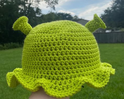 Puss in boots - Etsy Shrek Crochet Bucket Hat, Shrek Movie Scene, Shrek Hat Crochet Pattern, Shrek Crochet Hat, Green Yarn Crochet Ideas, Crochet Shrek Hat, Green Crochet Ideas, Shrek Crochet, Crochet Shrek