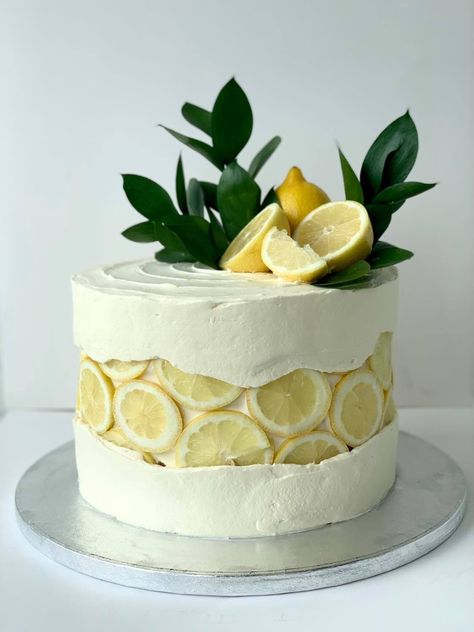 Lemon Birthday Cake, Lemon Birthday Cakes, Lemon Wedding Cakes, Lemon Birthday, Citrus Cake, Italian Wedding Cakes, Wedding Food Drink, 60th Birthday Cakes, Cake Decorating With Fondant