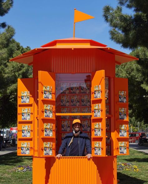 Hermès (@hermes) | Instagram Stand Modular, Food Cart Design, Kiosk Design, The Crossroads, Barcelona Travel, Small Bouquet, Bacardi, The Terrace, April 21