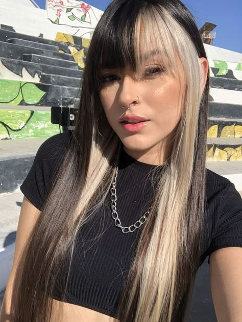 Hair Bleach Ideas For Brunettes, Half Blonde Half Black Hair With Bangs, Half Blonde Bangs Dark Hair, Natural Color Blocking Hair, Black Two Tone Hair, Dark Hair Money Piece Bangs, Brown And Blonde Hair With Bangs, One Blonde Streak In Dark Hair, White Bangs Black Hair