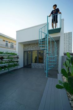 Roof terrace Balcony Ideas House, Roof Terrace Design, Spiral Stair, Home Designs Exterior, Terrace Garden Design, Terrace Decor, Rooftop Terrace Design, Rooftop Design, Stair Case