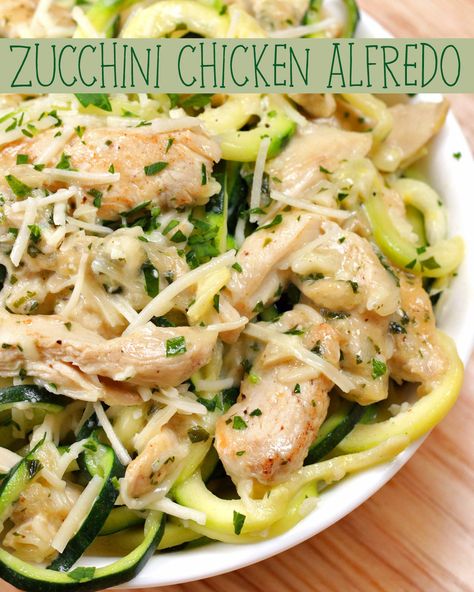 Grab Some Zucchini And Make This Healthier Chicken Alfredo Dish Creamy Chicken And Zoodle Spaghetti, Chicken And Zucchini Recipes Healthy, Chicken And Zucchini Recipes, Keto Alfredo Sauce Recipe, Keto Supper, Healthy Chicken Alfredo, Zucchini Chicken, Chicken And Zucchini, Chicken Alfredo Recipe